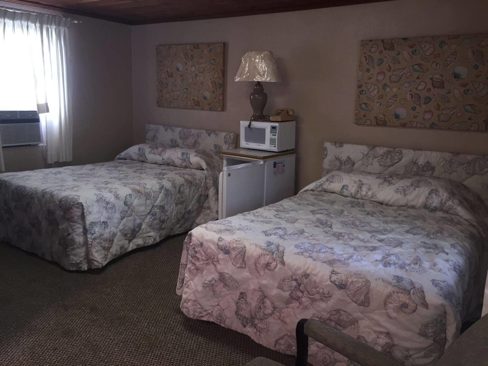 Captain'S Cove Motel Oak Island Exteriér fotografie